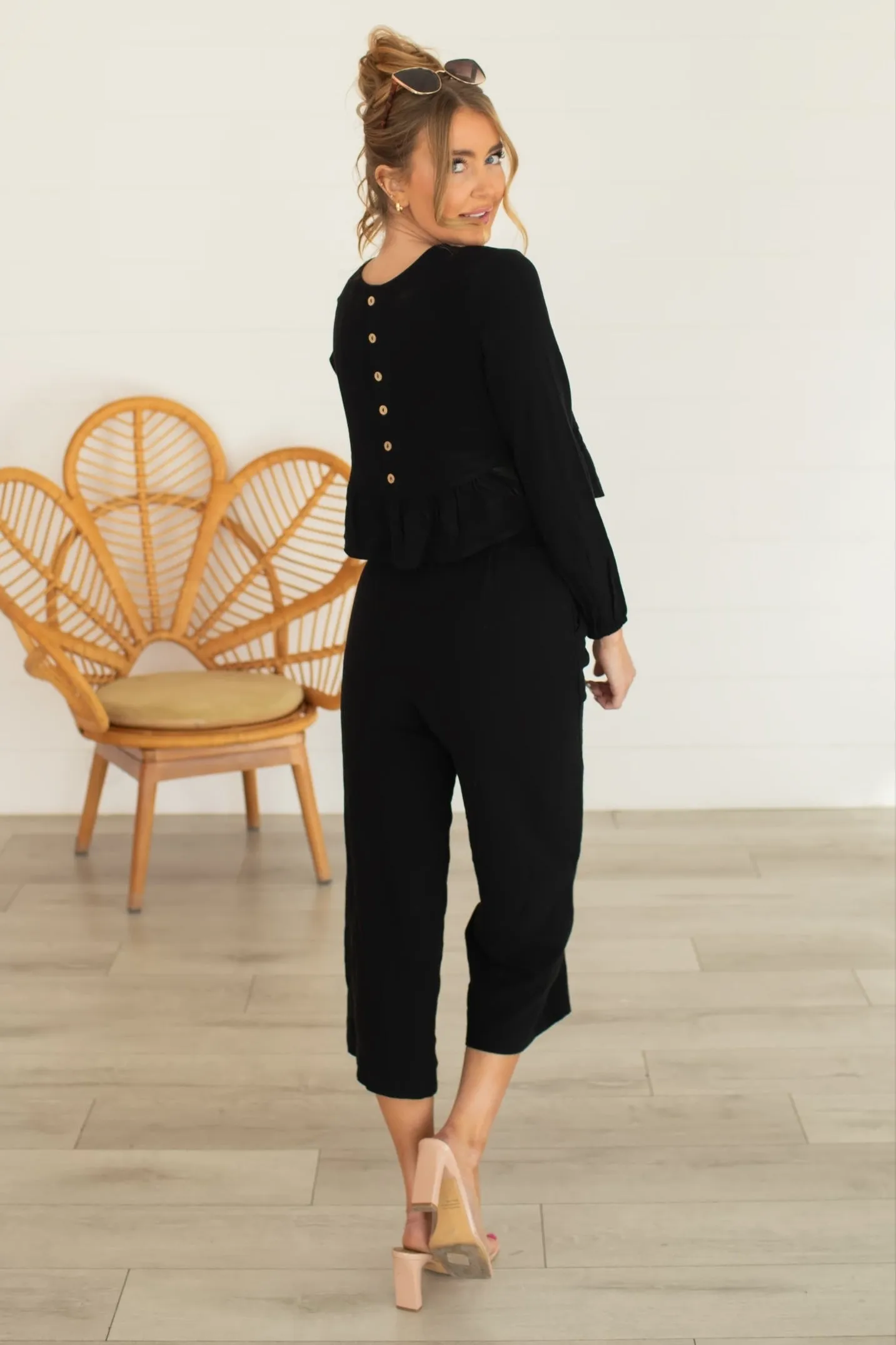 Elegant Comfort Ruffle Lounge Set - Black