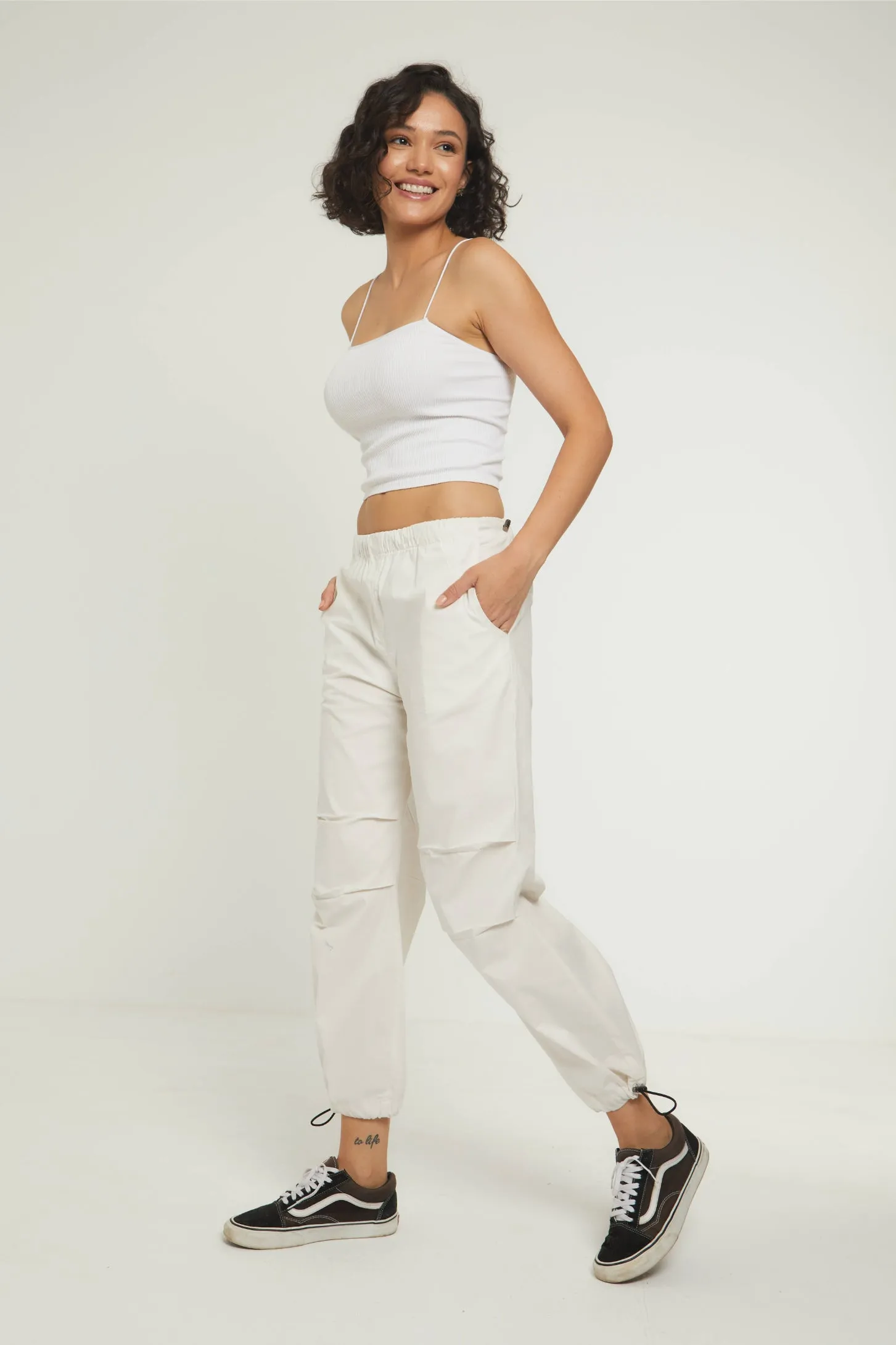 EVERYDAY PARACHUTE PANTS - WHITE