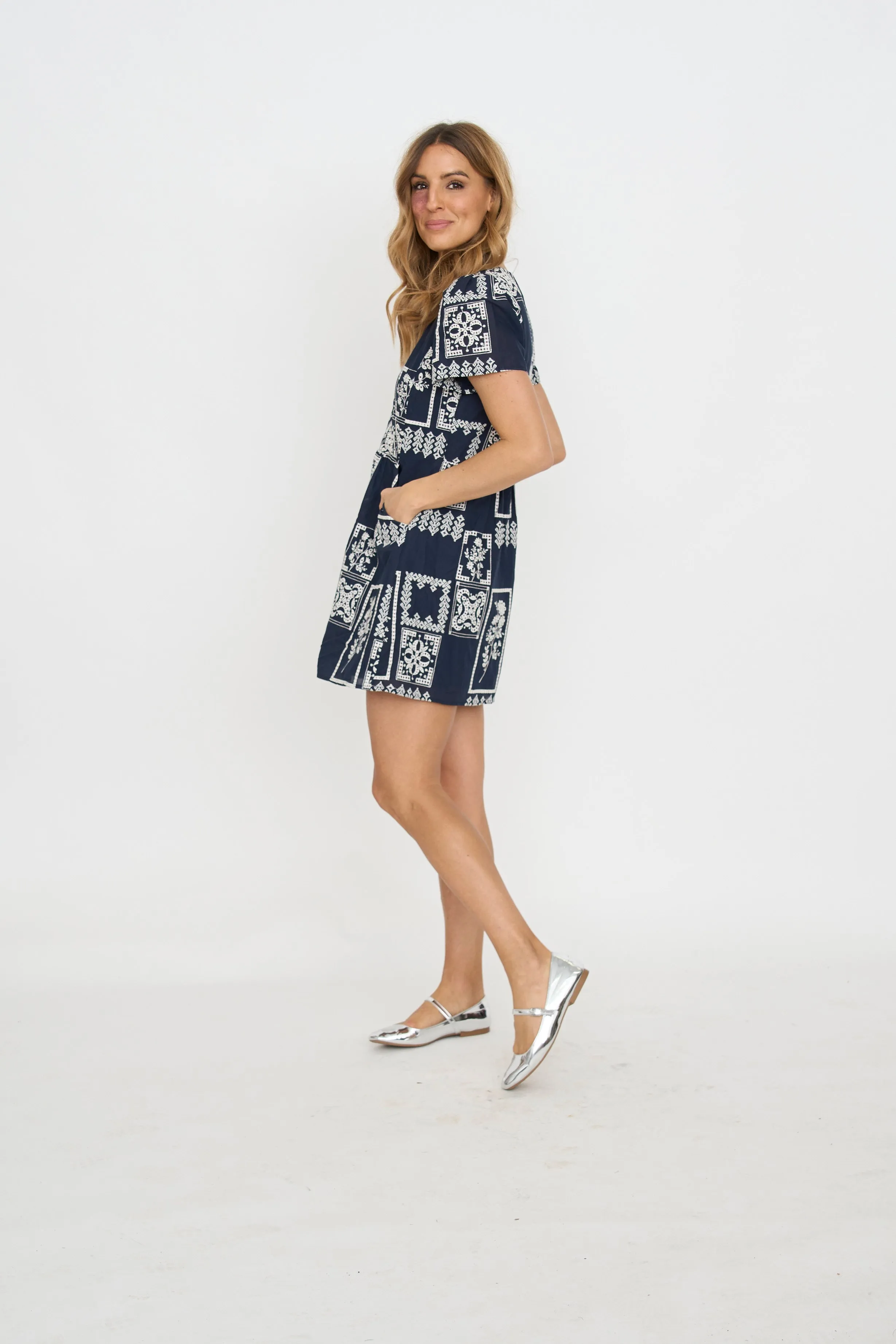 Landi Embroidered Easy Dress