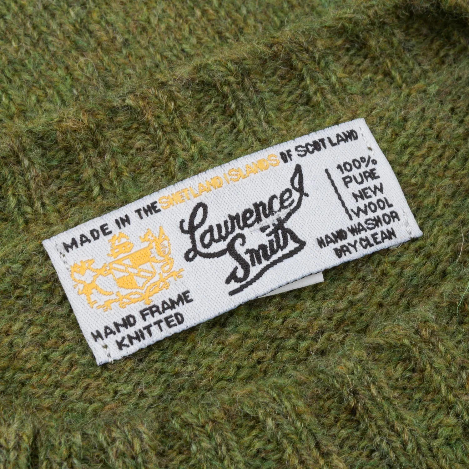 Laurence J. Smith Super soft Seamless Crew Neck Pullover Olive Groove