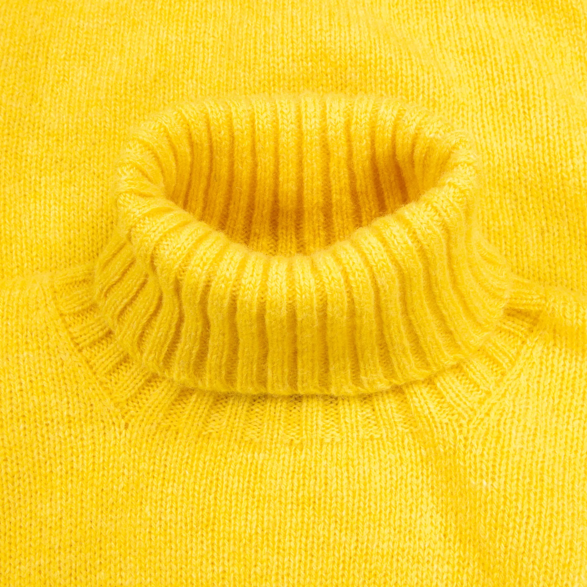 Laurence J. Smith Super Soft Seamless Roll Neck Pullover Lemon Zest