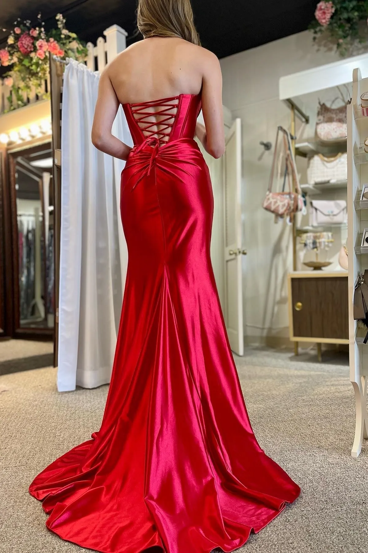 Leslie | Red Strapless Twist-Front Mermaid Long Dress with Slit